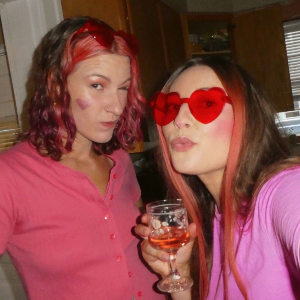 Meet your Posher, Dead Broad's Things